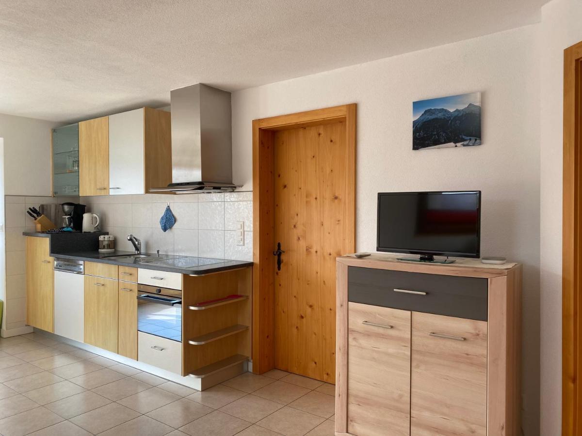 Ferienwohnung In Tschlin Mit Panoramablick Экстерьер фото